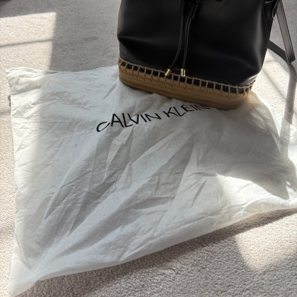 Calvin Klein bucket crossbody - Picture 2 of 8